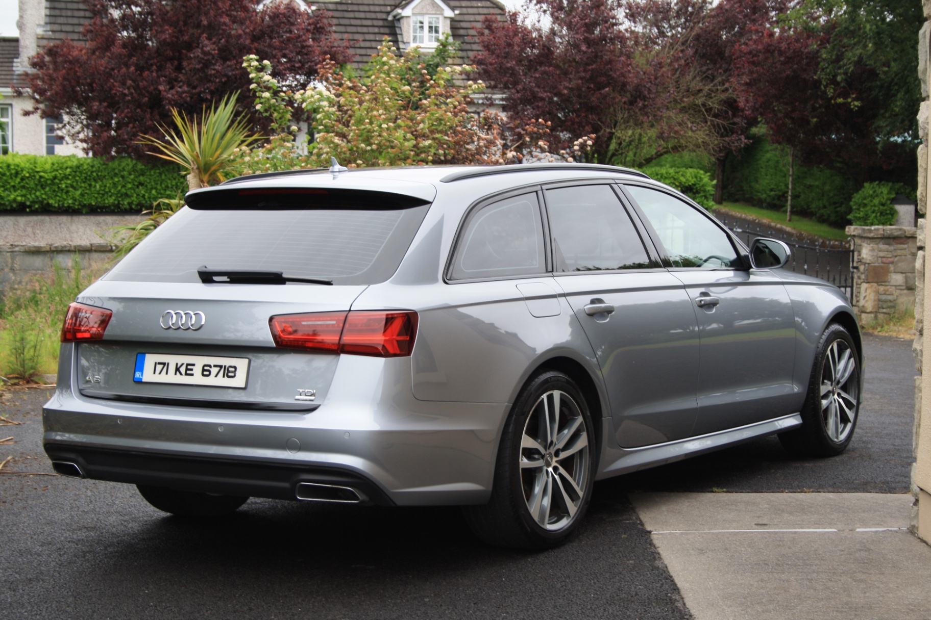 Audi A6 Avant rear three-quarter